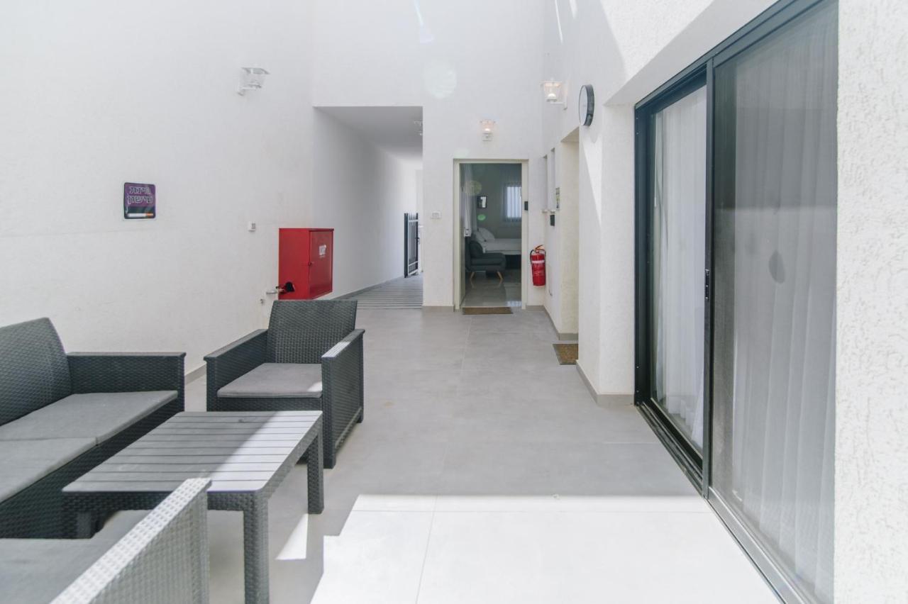 Olala Desert Shades Apartments ネヴェ・ゾハール エクステリア 写真